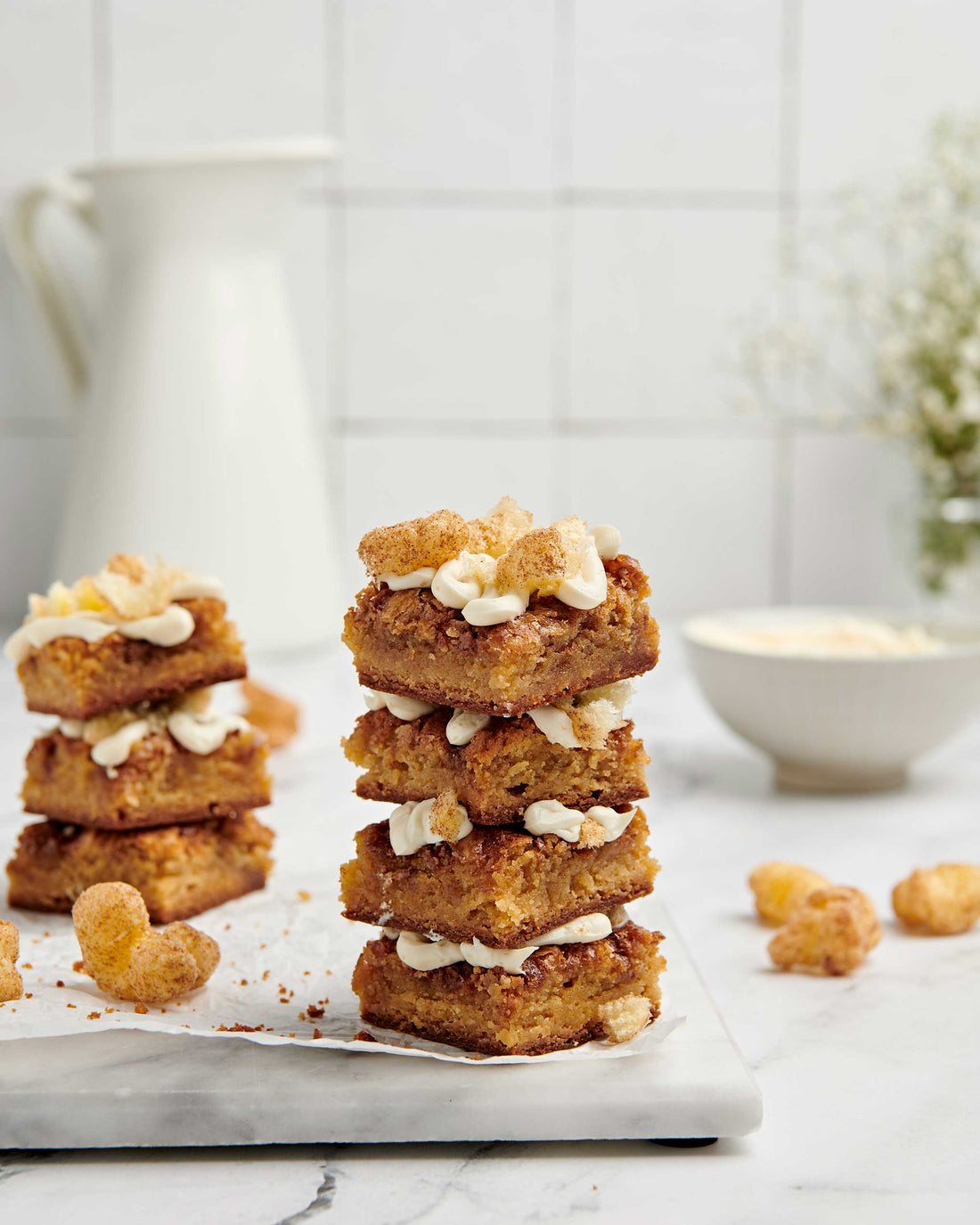 Cinnamon Roll Blondies