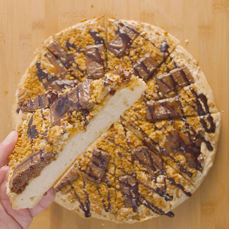 Golden Oreo Dessert Pizza